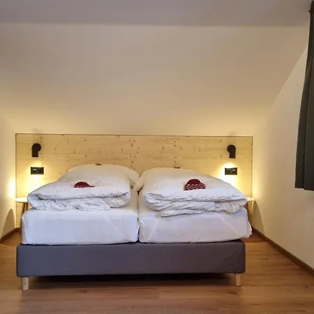 Les Amis サース フェー