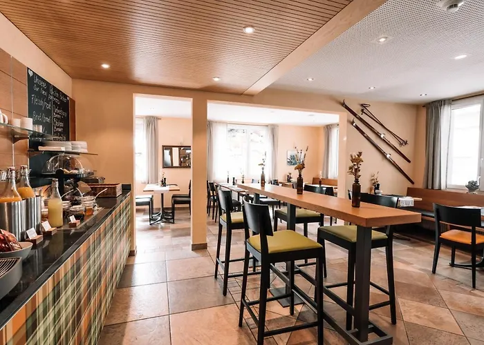 Les Amis サース フェー